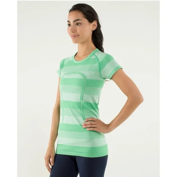 Lululemon Run: Swiftly Tech Short Sleeve in Heathered Green Bean Size 8 - Picture 13 of 14